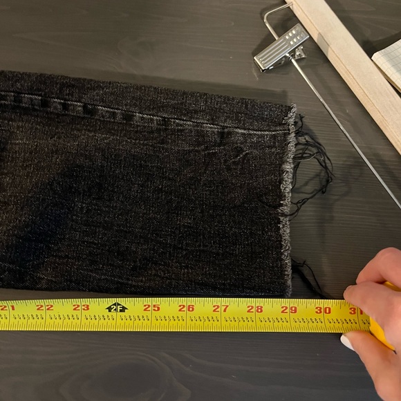 Abercrombie & Fitch Ultra High Rise Mom Jeans - Picture 6 of 6